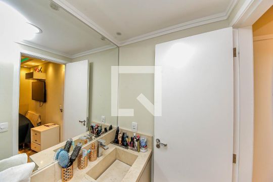 Banheiro Suíte de apartamento à venda com 2 quartos, 110m² em Vila Ema, São Paulo