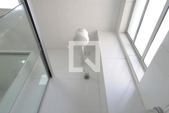 Banheiro Social de apartamento para alugar com 2 quartos, 60m² em Serrano, Belo Horizonte