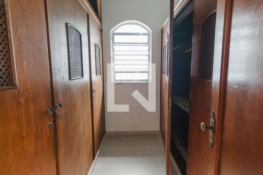 Closet da suíte 1 de casa à venda com 3 quartos, 330m² em Jardim São Paulo(zona Norte), São Paulo
