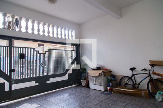 Garagem de casa à venda com 3 quartos, 200m² em Cidade Vargas, São Paulo