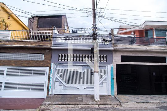 Fachada de casa à venda com 3 quartos, 200m² em Cidade Vargas, São Paulo