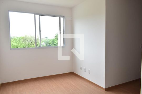 Sala de apartamento para alugar com 2 quartos, 45m² em Guaratiba, Rio de Janeiro