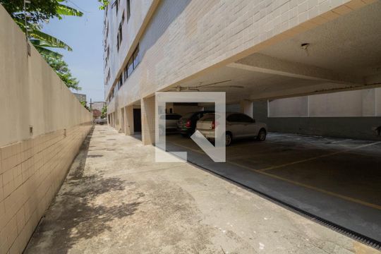 Garagem de apartamento à venda com 4 quartos, 150m² em Taquara, Rio de Janeiro