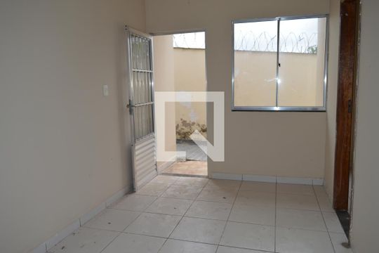 Sala de casa de condomínio à venda com 3 quartos, 63m² em Colonial, Contagem
