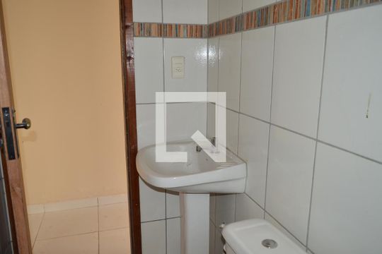 Banheiro de casa de condomínio à venda com 3 quartos, 63m² em Colonial, Contagem