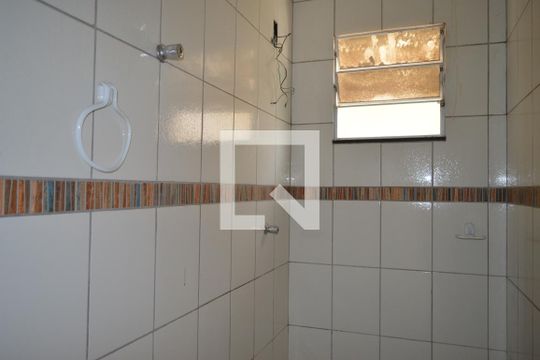 Banheiro de casa de condomínio à venda com 3 quartos, 63m² em Colonial, Contagem