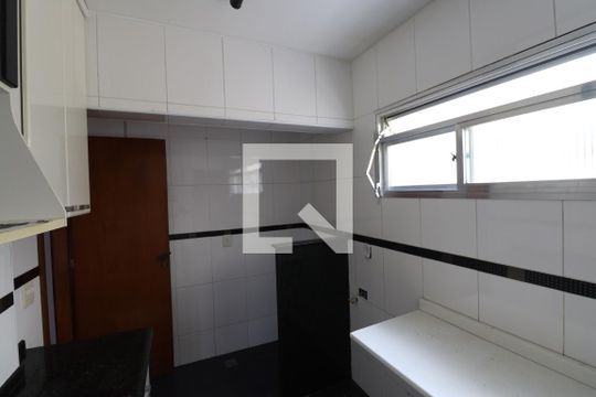 Cozinha e Área de Serviço de apartamento para alugar com 2 quartos, 90m² em Nova Cidade, São Gonçalo