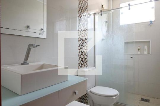 Banheiro de apartamento para alugar com 2 quartos, 90m² em Nova Cidade, São Gonçalo