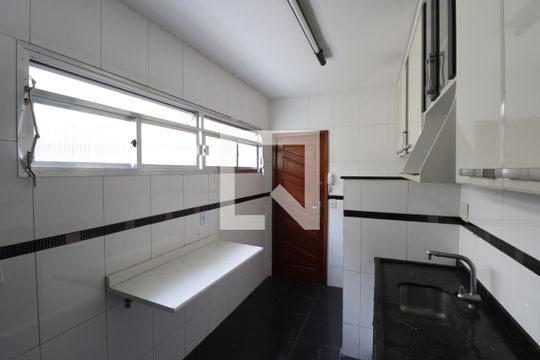 Cozinha e Área de Serviço de apartamento para alugar com 2 quartos, 90m² em Nova Cidade, São Gonçalo