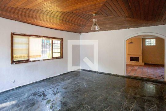 Sala de TV de casa para alugar com 3 quartos, 800m² em Eldorado, Diadema