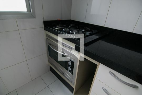 Cozinha de apartamento para alugar com 3 quartos, 84m² em Vila das Merces, São Paulo