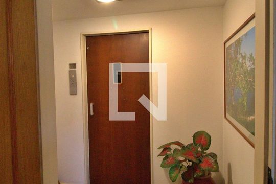 Hall de entrada de apartamento à venda com 3 quartos, 144m² em Real Parque, São Paulo