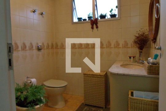 Banheiro da Suíte 1 de apartamento à venda com 3 quartos, 144m² em Real Parque, São Paulo