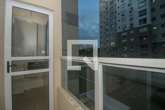Varanda da Sala de apartamento à venda com 2 quartos, 54m² em Jardim Carvalho, Porto Alegre