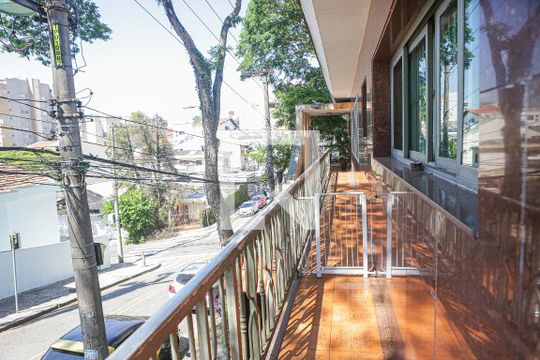 Quintal de casa à venda com 3 quartos, 247m² em Campestre, Santo André