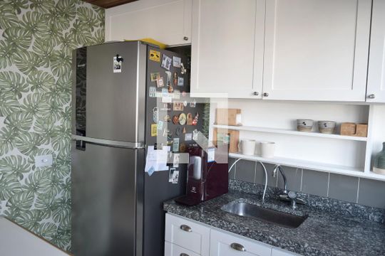 Cozinha de apartamento para alugar com 1 quarto, 47m² em Sumarezinho, São Paulo