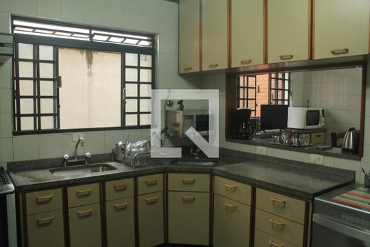 Cozinha de casa à venda com 4 quartos, 500m² em Jardim Prudência, São Paulo