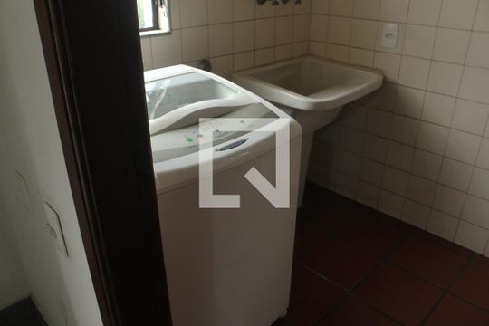 Área de Serviço de casa à venda com 4 quartos, 500m² em Jardim Prudência, São Paulo