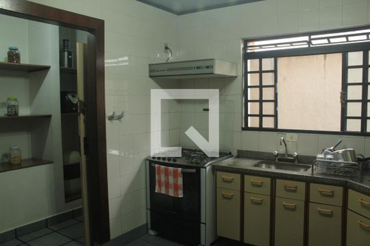 Cozinha de casa à venda com 4 quartos, 500m² em Jardim Prudência, São Paulo