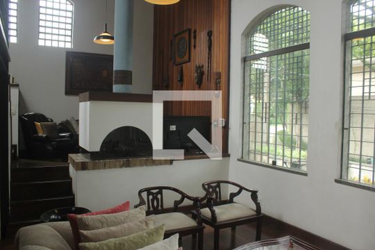 Sala de casa à venda com 4 quartos, 500m² em Jardim Prudência, São Paulo