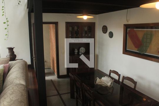 Sala de casa à venda com 4 quartos, 500m² em Jardim Prudência, São Paulo