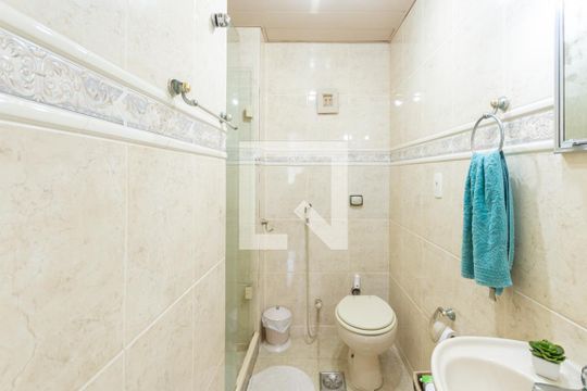 Banheiro 1 de apartamento à venda com 2 quartos, 78m² em Tijuca, Rio de Janeiro