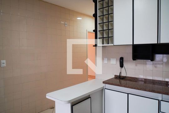 Cozinha de apartamento para alugar com 3 quartos, 98m² em Vila Leao, Sorocaba