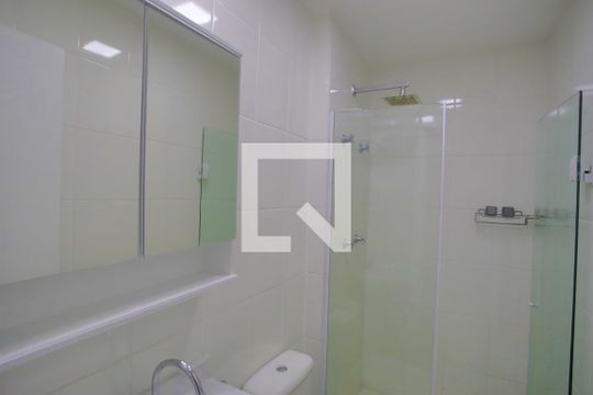 Banheiro do Quarto 1 de apartamento para alugar com 2 quartos, 63m² em Marapé, Santos