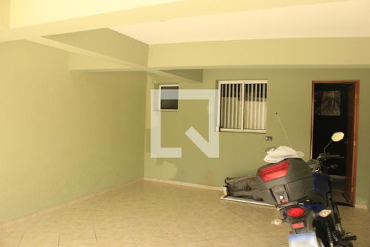 Garagem de casa à venda com 3 quartos, 199m² em Jardim Aliança, Guarulhos