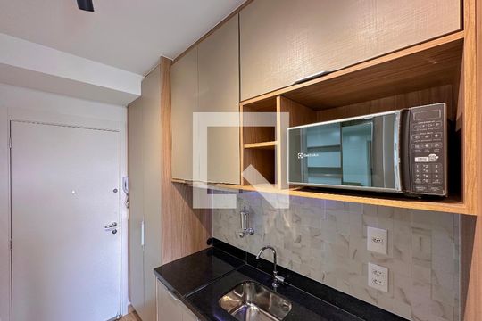 Cozinha de kitnet/studio para alugar com 0 quarto, 23m² em Brooklin Paulista, São Paulo