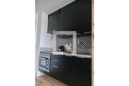 Cozinha de apartamento para alugar com 1 quarto, 28m² em Brooklin, São Paulo