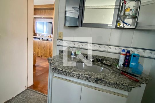Banheiro da Suíte de apartamento à venda com 4 quartos, 139m² em Gutierrez, Belo Horizonte