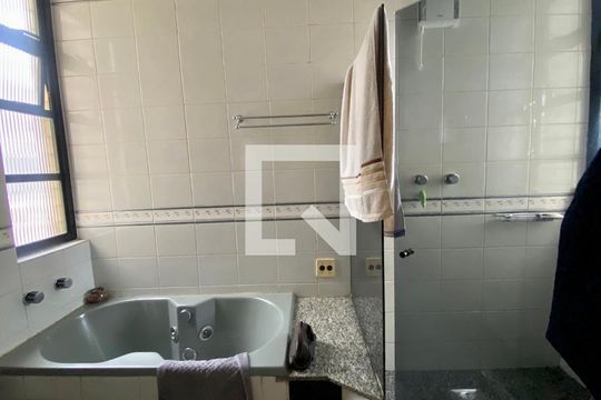 Banheiro da Suíte de apartamento à venda com 4 quartos, 139m² em Gutierrez, Belo Horizonte