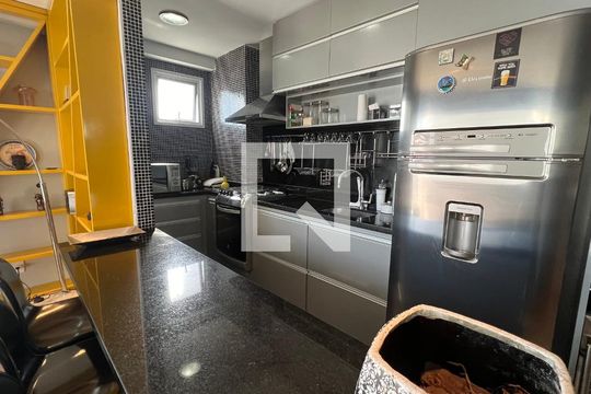 Cozinha de apartamento à venda com 2 quartos, 60m² em Pinheiros, São Paulo