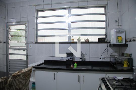 Cozinha de casa para alugar com 3 quartos, 380m² em Santo Antônio, Osasco