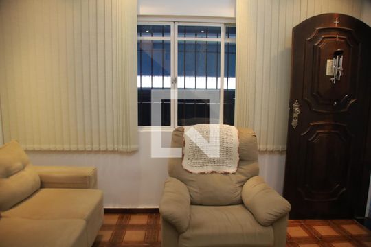 Sala de casa para alugar com 3 quartos, 380m² em Santo Antônio, Osasco