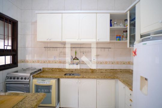 Cozinha de casa à venda com 3 quartos, 180m² em Vila Ipiranga, Porto Alegre