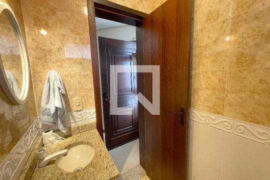 Lavabo de casa à venda com 3 quartos, 180m² em Vila Ipiranga, Porto Alegre