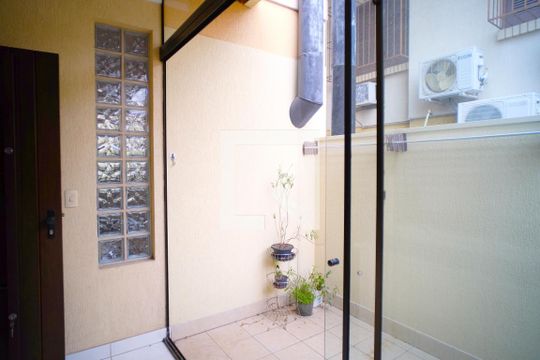 Área de Serviço de casa à venda com 3 quartos, 180m² em Vila Ipiranga, Porto Alegre