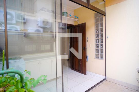 Área de Serviço de casa à venda com 3 quartos, 180m² em Vila Ipiranga, Porto Alegre
