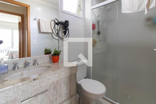 Banheiro de apartamento à venda com 2 quartos, 96m² em Centro, Guarulhos