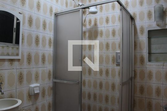 Banheiro de kitnet/studio para alugar com 1 quarto, 30m² em Centro, Rio de Janeiro