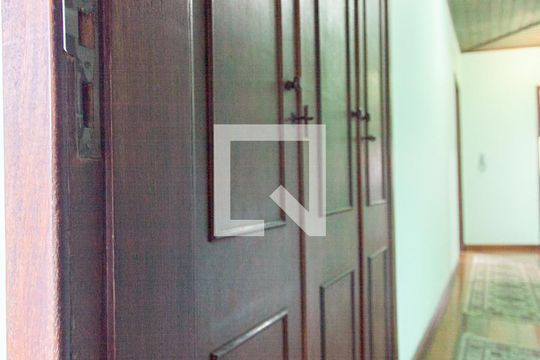 Corredor 3 Andar de casa à venda com 5 quartos, 500m² em Santa Rosa, Belo Horizonte