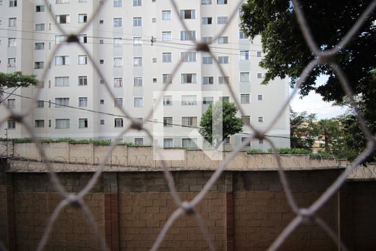 Vista do Quarto 1 de apartamento para alugar com 2 quartos, 45m² em São João Batista, Belo Horizonte
