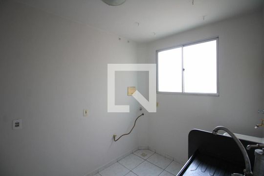 Cozinha e Área de Serviço de apartamento para alugar com 2 quartos, 45m² em São João Batista, Belo Horizonte