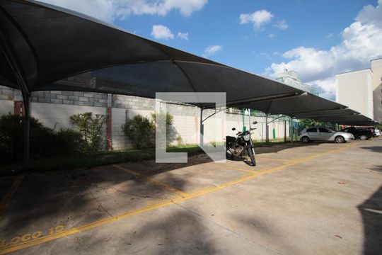 Garagem de apartamento para alugar com 2 quartos, 45m² em São João Batista, Belo Horizonte