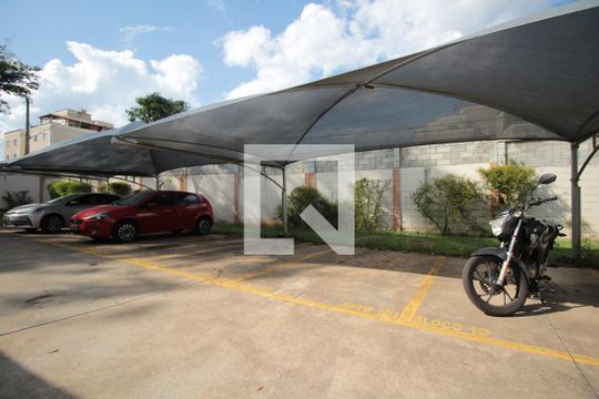 Garagem de apartamento para alugar com 2 quartos, 45m² em São João Batista, Belo Horizonte