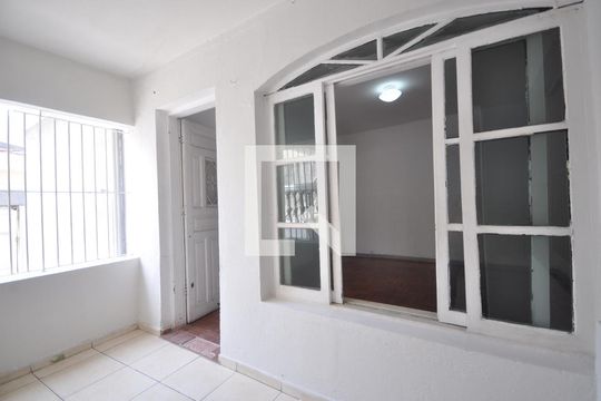 Hall de entrada de casa à venda com 1 quarto, 77m² em Vila Ede, São Paulo