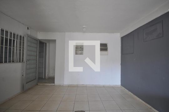 Quintal de casa à venda com 1 quarto, 77m² em Vila Ede, São Paulo