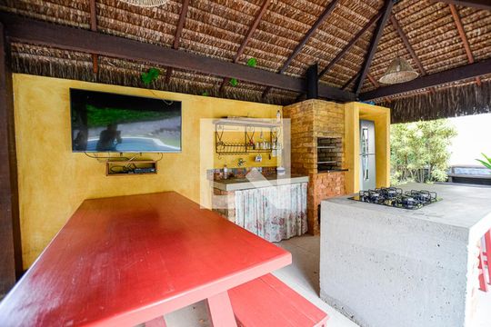 Churrasqueira de casa de condomínio à venda com 3 quartos, 300m² em Itaipu, Niterói